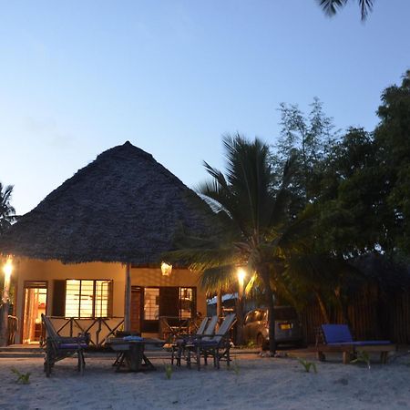 Lui Ushongo Beach House Pangani Exterior foto
