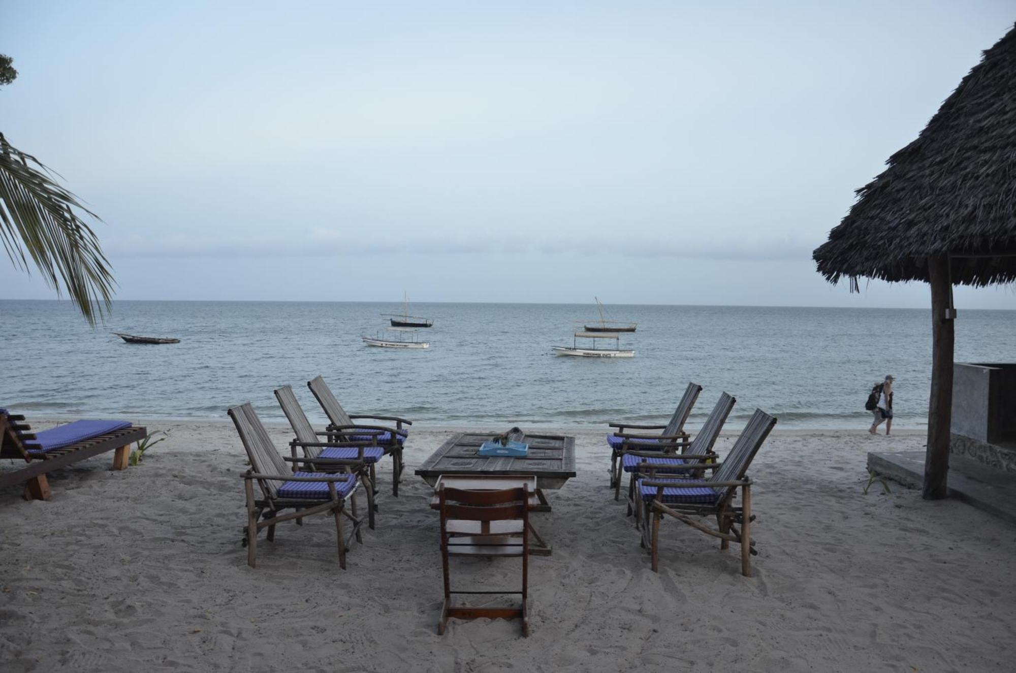 Lui Ushongo Beach House Pangani Exterior foto